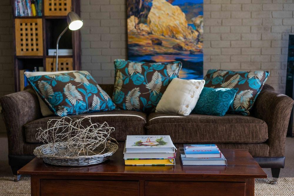 Bay Breeze Boutique Accommodation Batemans Bay Exterior photo